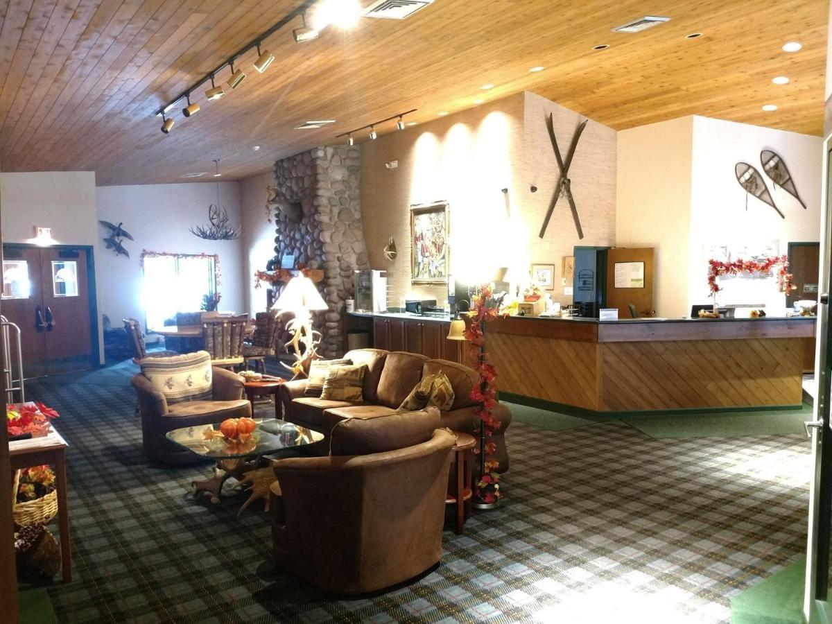 Whitetail Lodge Saint Germain Екстер'єр фото