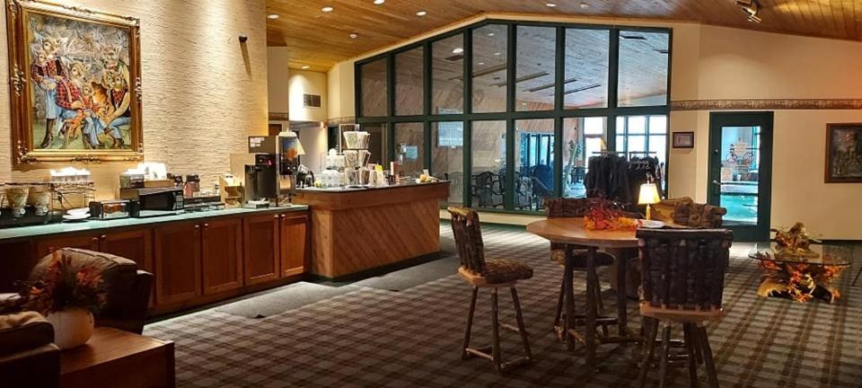 Whitetail Lodge Saint Germain Екстер'єр фото